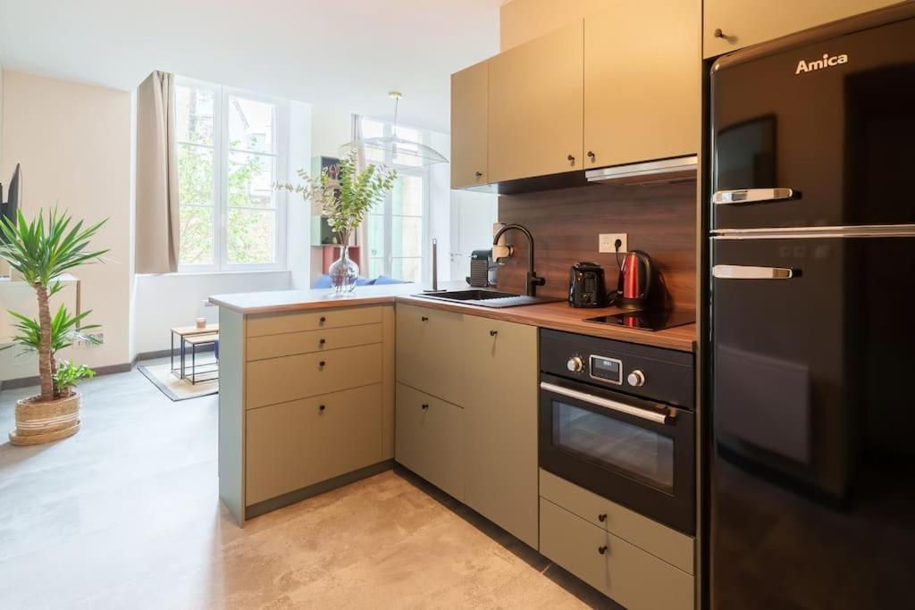 Appartement Lumineux Avec Cour ショーモン エクステリア 写真