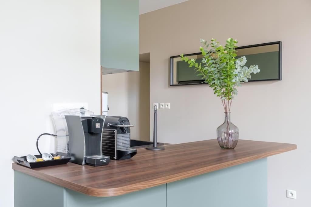 Appartement Lumineux Avec Cour ショーモン エクステリア 写真