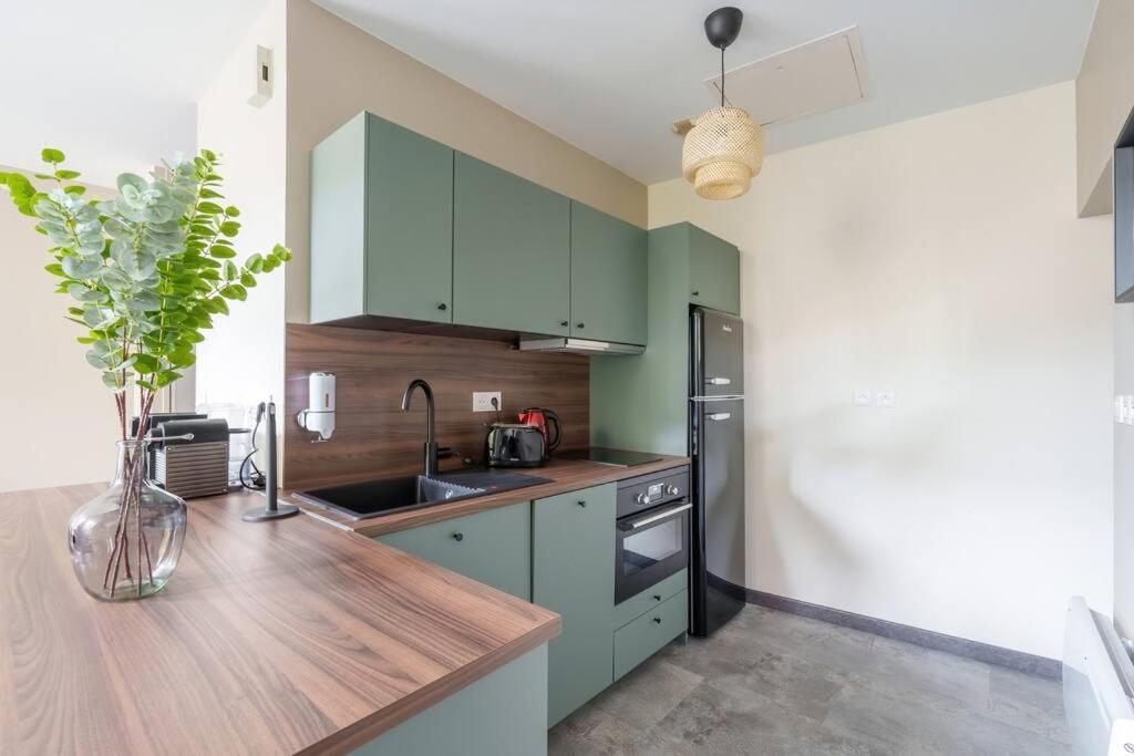 Appartement Lumineux Avec Cour ショーモン エクステリア 写真